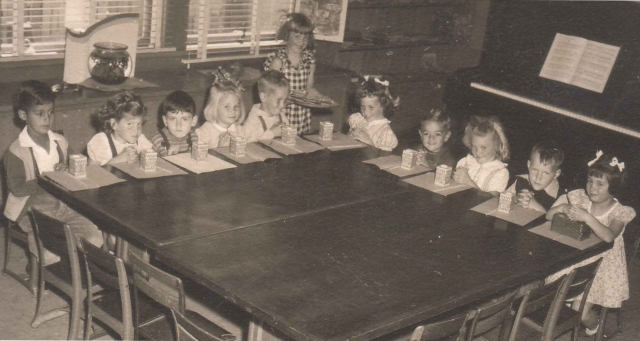 Kindergarten Central School - Half of Miss Bishops Class: Roland Cristo, Dorothy Keefe, David Dunn, Judy Helsel, Roger Beltrami, Cammie Cole (standing), ?, ?, Jean Ellen Howard, ?, Kathy Fry.