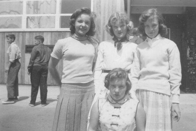 Jeanyne Zahara, Jean Howard, Sandy Harris & Carol Brostrom - Tierra Linda, 1955